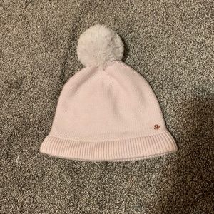 Lululemon beanie w/ pom Pom